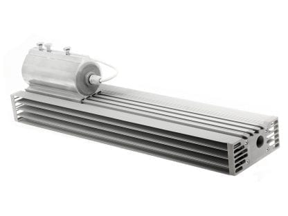 Esempio di applicazione SVETOCH CONSOLE con fissaggio a tubo per apparecchio industriale a LED realizzato con profilo in alluminio SVETOCH STRADA