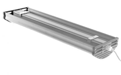 Montaggio del profilo in alluminio a LED SVETOCH ARCTIC per il montaggio a soffitto di un apparecchio a LED
